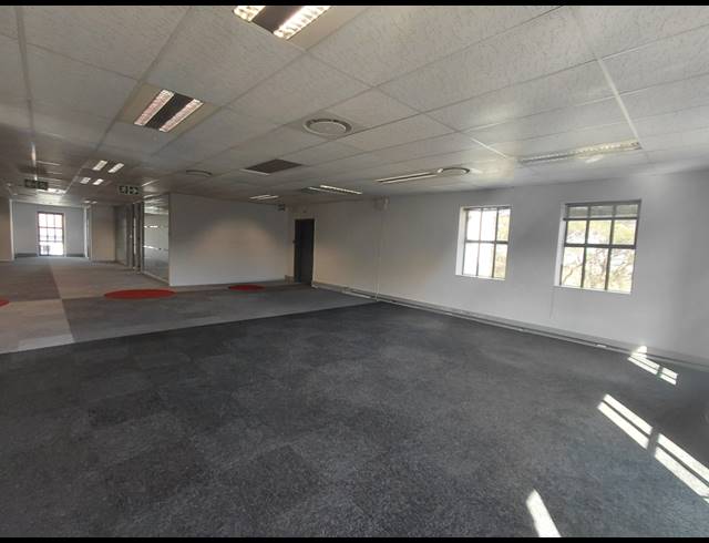 382M² OFFICE TO LET IN BRYANSTON